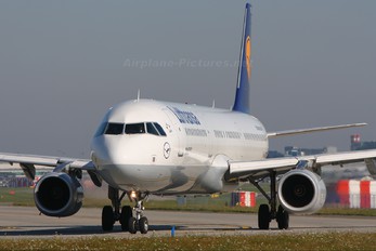 D-AISN - Lufthansa Airbus A321