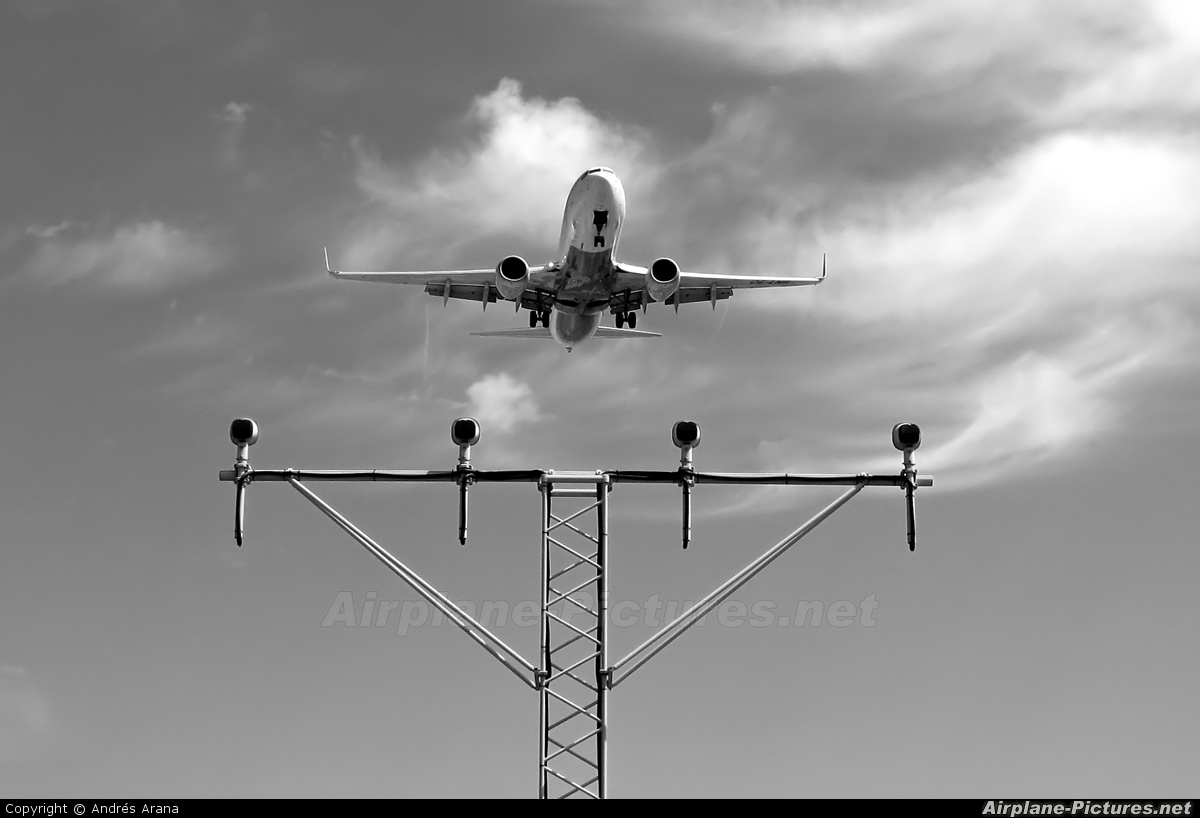 Austrian Airlines/Arrows/Tyrolean OE-LNR aircraft at Barcelona - El Prat