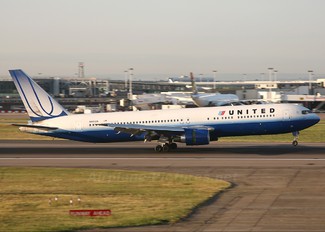 N661UA - United Airlines Boeing 767-300ER