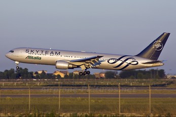 EI-DBP - Alitalia Boeing 767-300