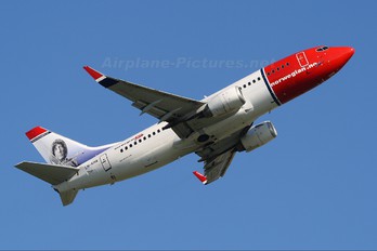 LN-KHA - Norwegian Air Shuttle Boeing 737-300