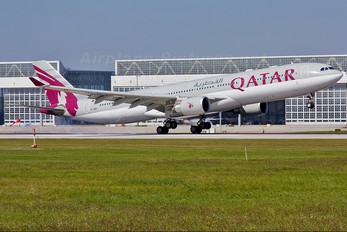 A7-AED - Qatar Airways Airbus A330-300