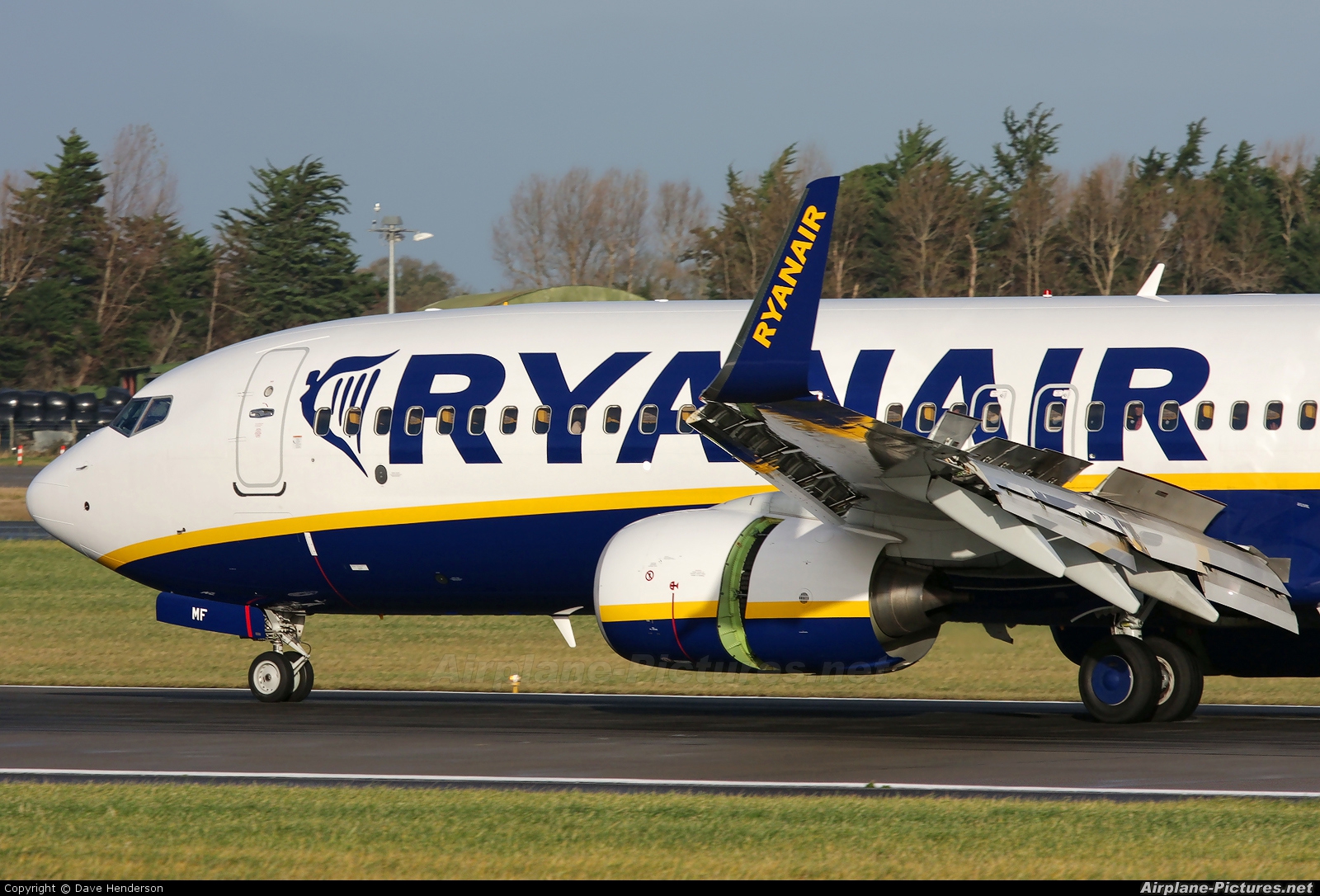 Ryanair EI-EMF aircraft at Dublin