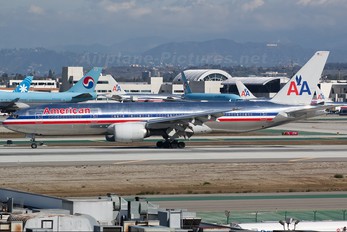 N793AN - American Airlines Boeing 777-200ER