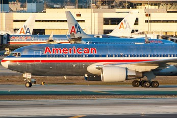 N322AA - American Airlines Boeing 767-200ER