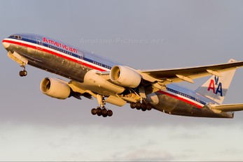N753AN - American Airlines Boeing 777-200ER