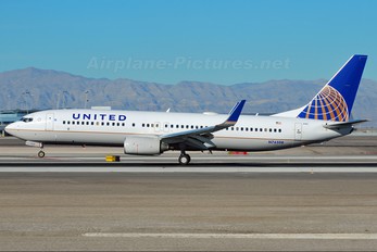 N76508 - United Airlines Boeing 737-800
