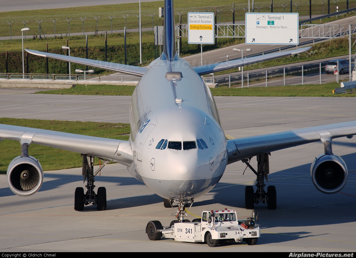 Lufthansa D-AIFE aircraft at Munich