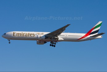 A6-EMP - Emirates Airlines Boeing 777-300