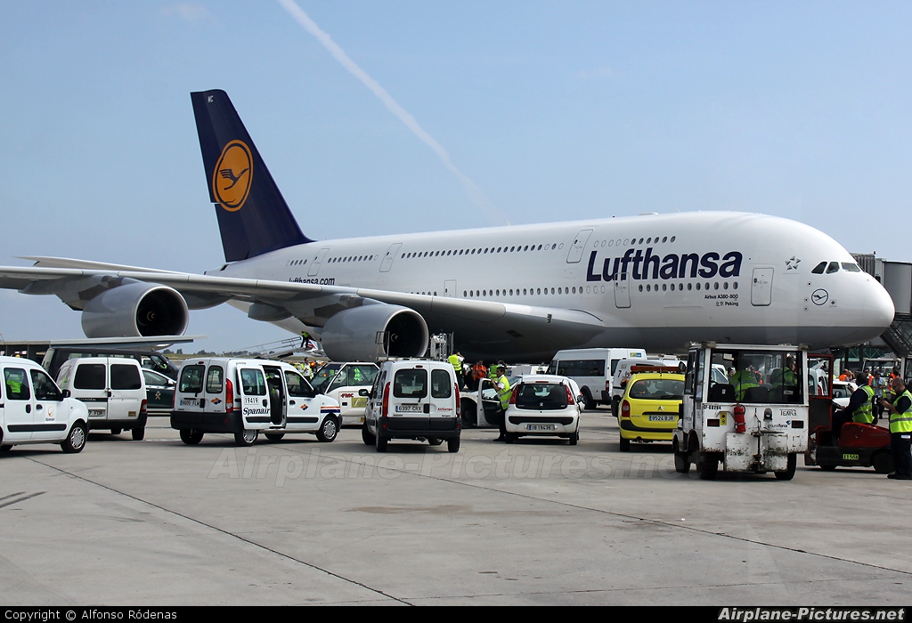 Lufthansa D-AIMC aircraft at Barcelona - El Prat