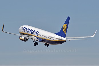 EI-DYJ - Ryanair Boeing 737-800