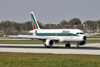 I-BIKG - Alitalia Airbus A320