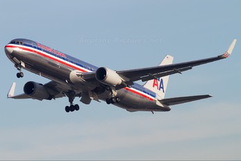 N382AN - American Airlines Boeing 767-300ER