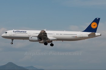 D-AISF - Lufthansa Airbus A321