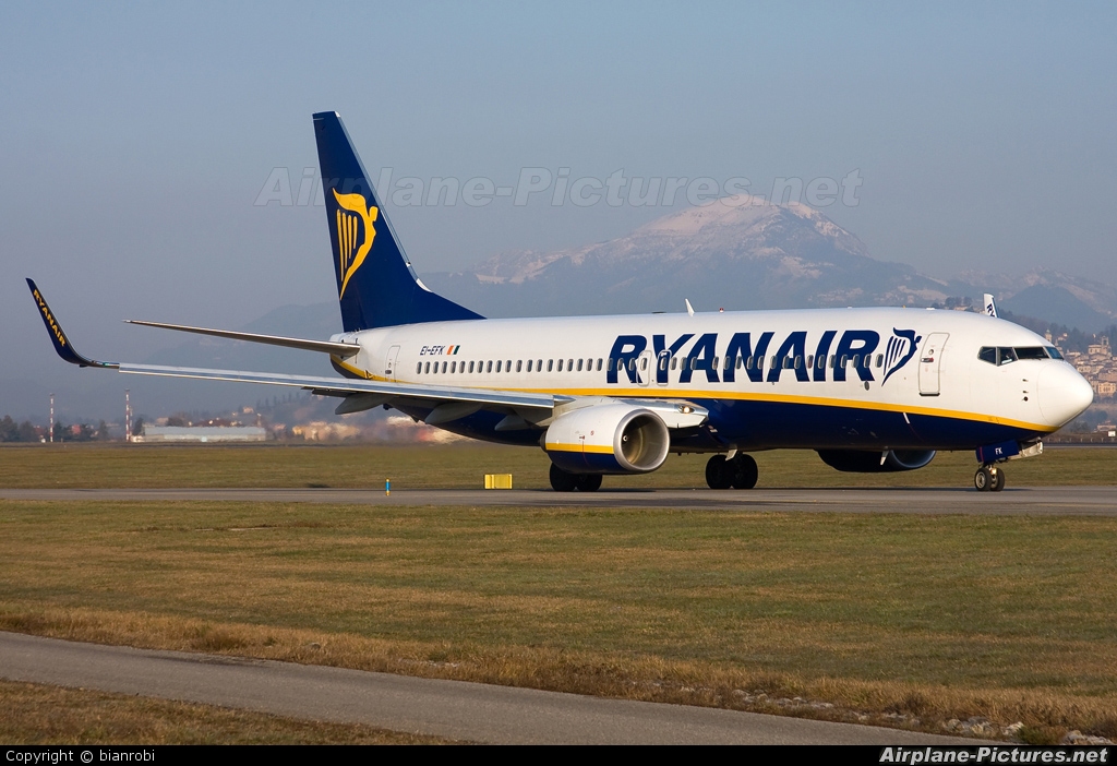Ryanair EI-EFK aircraft at Bergamo - Orio al Serio