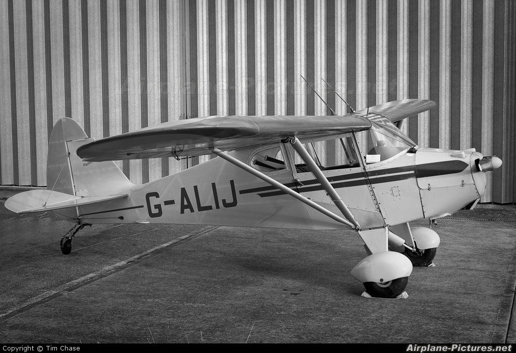 Private G-ALIJ aircraft at Popham