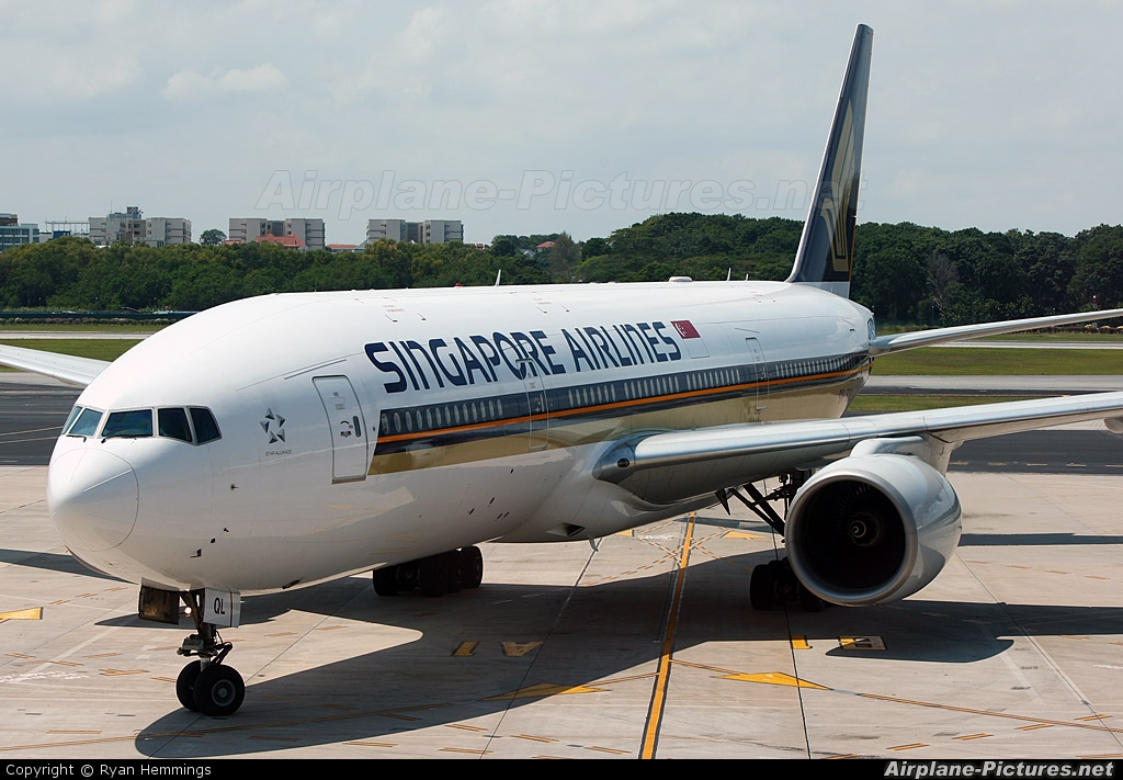 Singapore Airlines 9V-SQL aircraft at Singapore - Changi