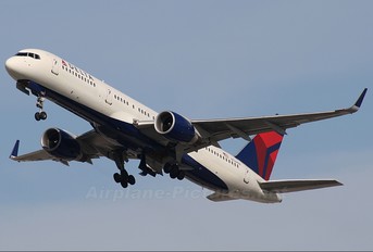 N556NW - Delta Air Lines Boeing 757-200