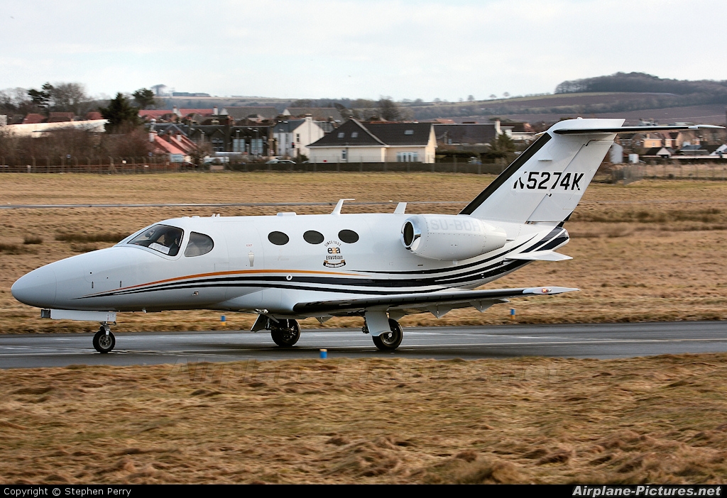Private N5274K aircraft at Prestwick