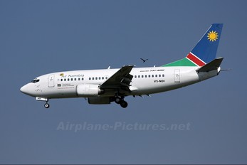 V5-NDI - Air Namibia Boeing 737-500