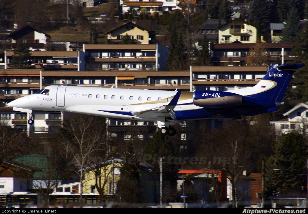 LinxAir S5-ABL aircraft at Innsbruck