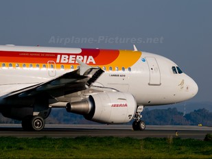 EC-KMD - Iberia Airbus A319