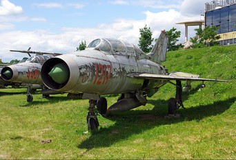 1217 - Poland - Air Force Mikoyan-Gurevich MiG-21U