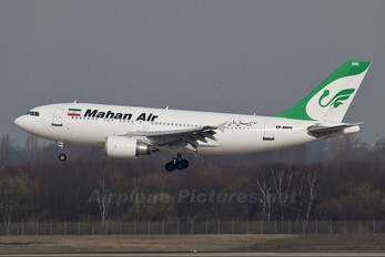 EP-MHO - Mahan Air Airbus A310