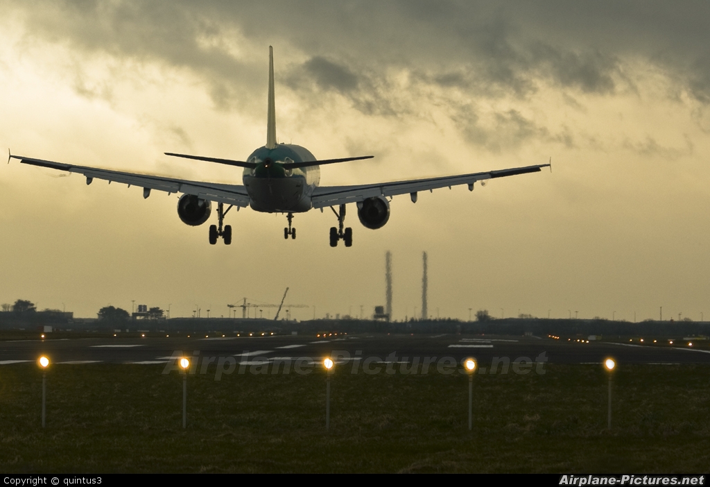 Aer Lingus - aircraft at Dublin