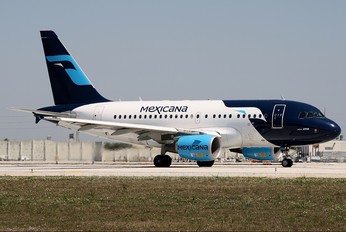 XA-UBR - Mexicana Airbus A318