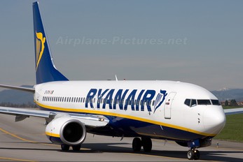 EI-DYN - Ryanair Boeing 737-800