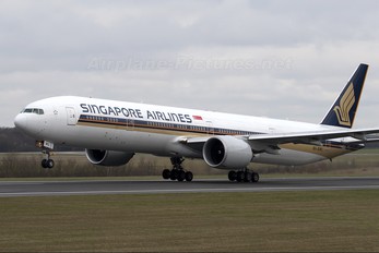 9V-SWL - Singapore Airlines Boeing 777-300ER