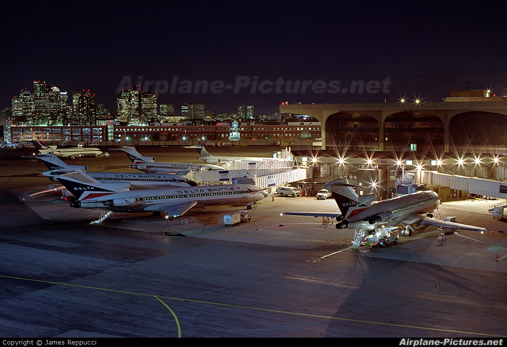 Delta Air Lines N496DA aircraft at Boston - General Edward Lawrence Logan Intl