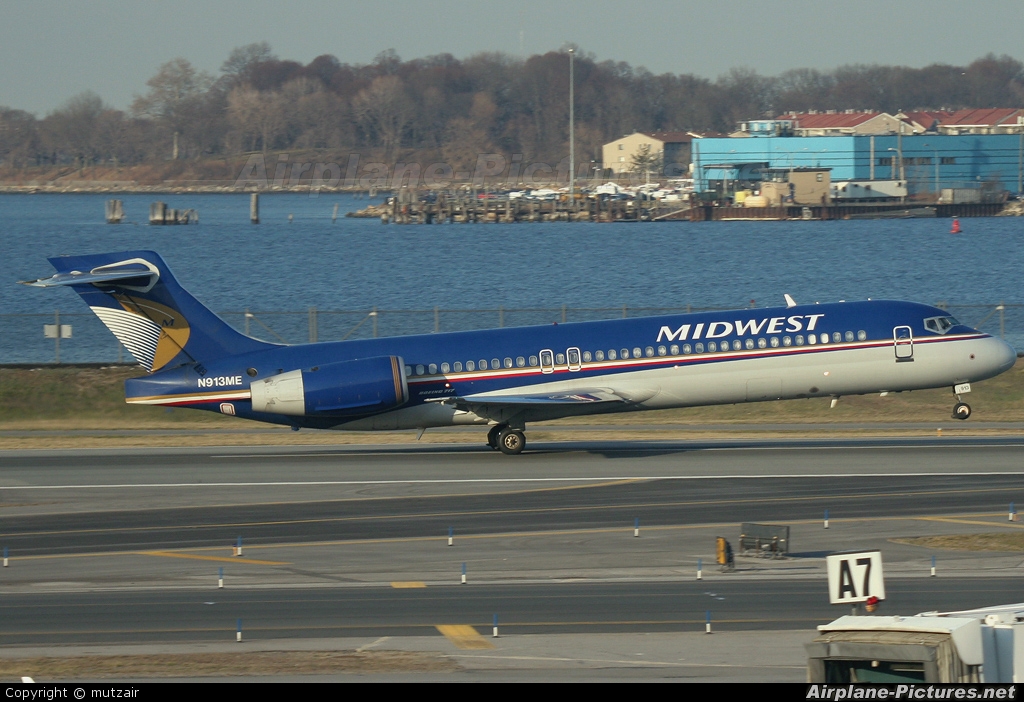 Midwest Airlines N913ME aircraft at New York - La Guardia