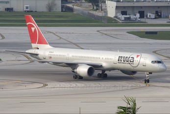 N534US - Northwest Airlines Boeing 757-200