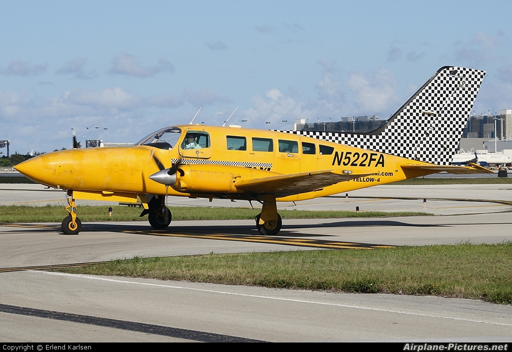 Yellow Air Taxi N522FA aircraft at Fort Lauderdale - Hollywood Intl