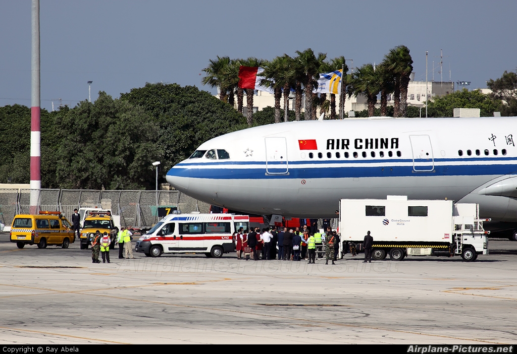Air China B-6131 aircraft at Malta Intl
