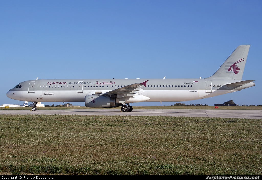 Qatar Airways A7-ADS aircraft at Malta Intl