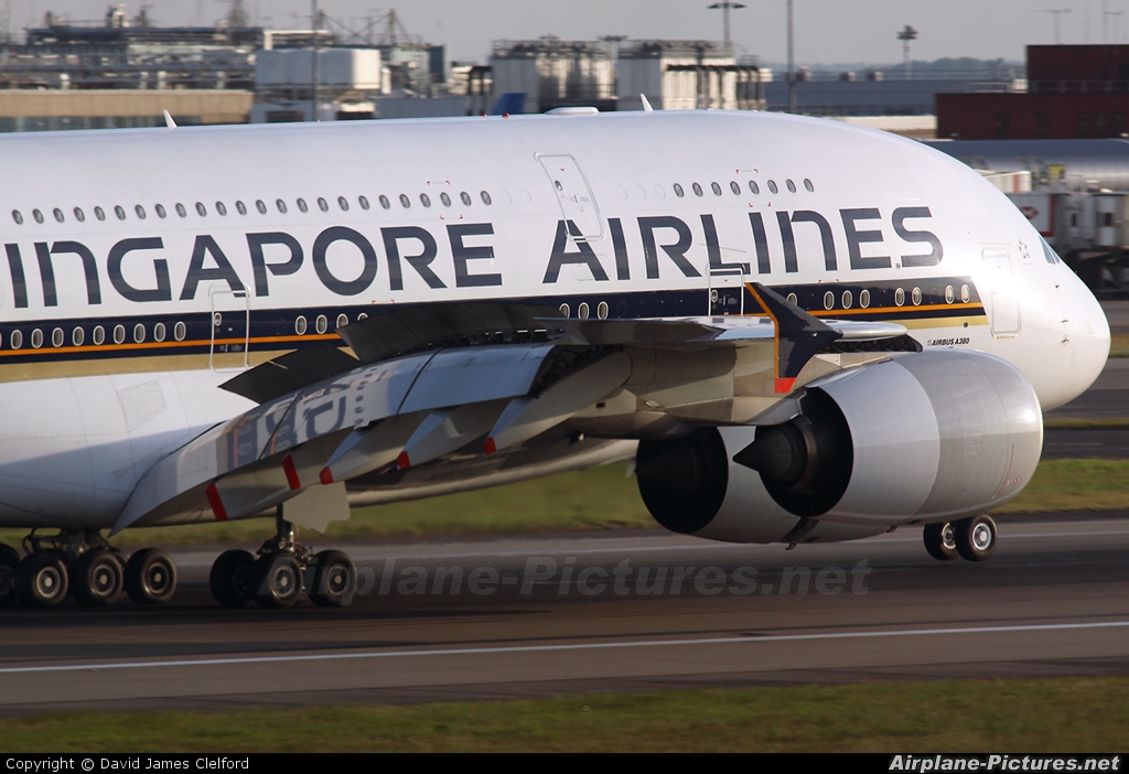 Singapore Airlines 9V-SKB aircraft at London - Heathrow