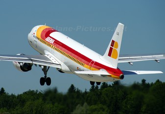 EC-ILS - Iberia Airbus A320