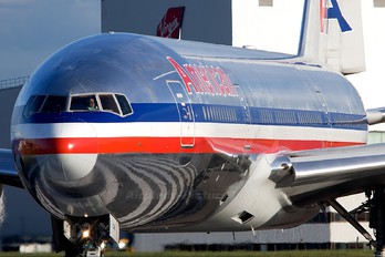 N779AN - American Airlines Boeing 777-200ER