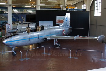 MM571 - Italy - Air Force Aermacchi MB-326