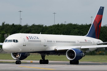 N718TW - Delta Air Lines Boeing 757-200