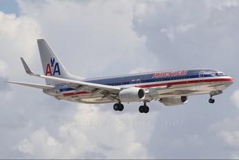 N833NN - American Airlines Boeing 737-800