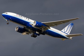 N787UA - United Airlines Boeing 777-200ER