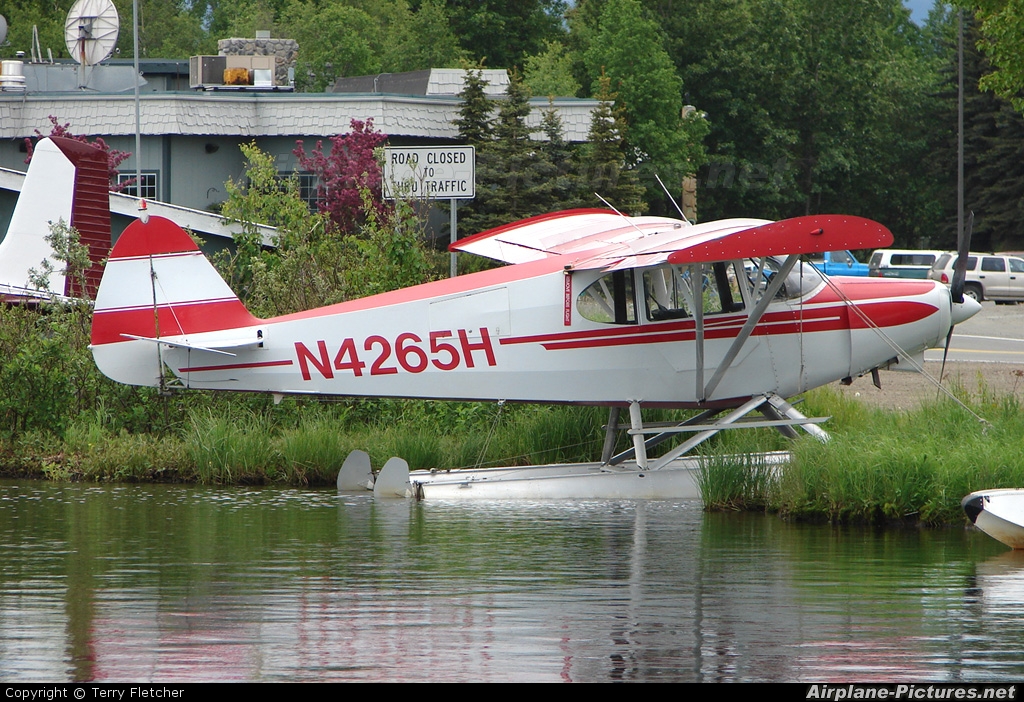 Private N4265H aircraft at Anchorage - Lake Hood