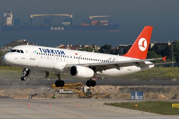 TC-JLJ - Turkish Airlines Airbus A320