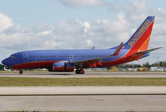 N211WN - Southwest Airlines Boeing 737-700