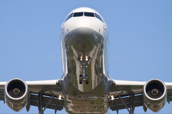 D-AISU - Lufthansa Airbus A321