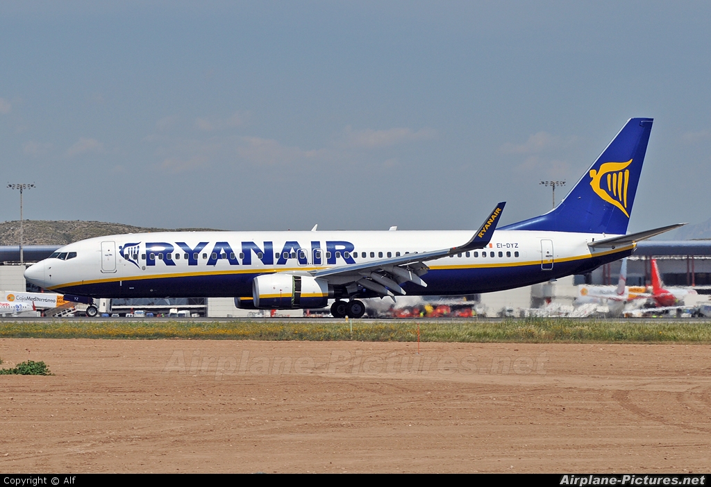 Ryanair EI-DYZ aircraft at Alicante - El Altet